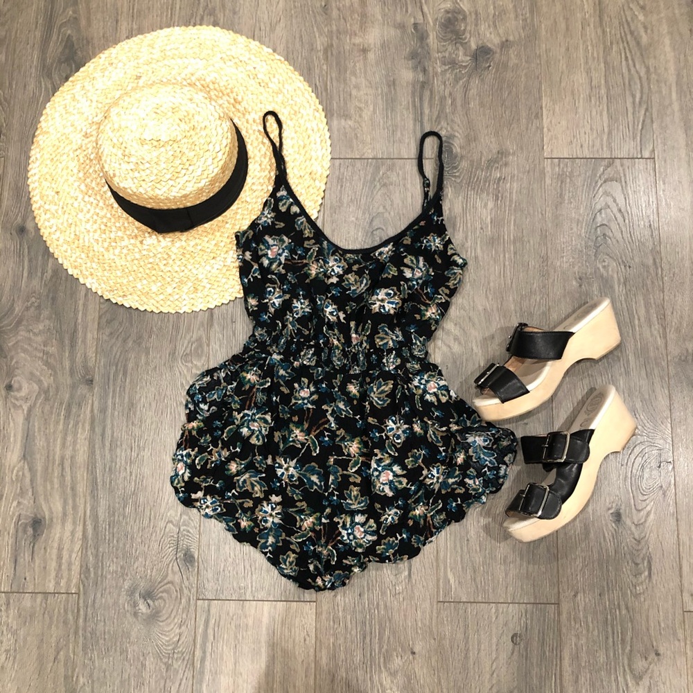 ❌SOLD❌URBAN OUTFITTERS | Floral Romper